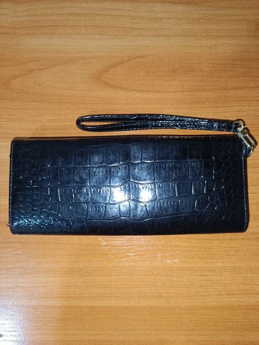 Продам клатч в хорошем состоянии