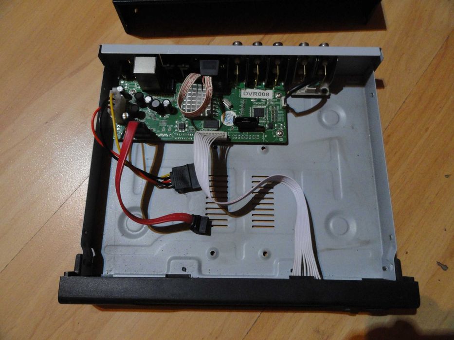 DVR 8 канален 8 камери ДВР