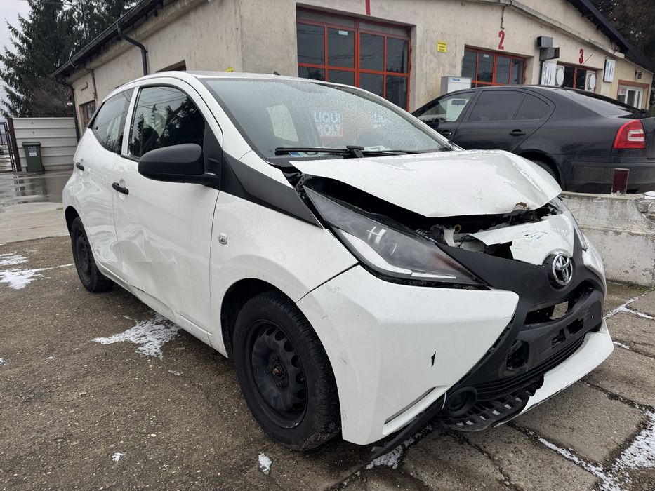 Dezmembrez Toyota Aygo 2015-2022 1.0 benzina motor 1KR