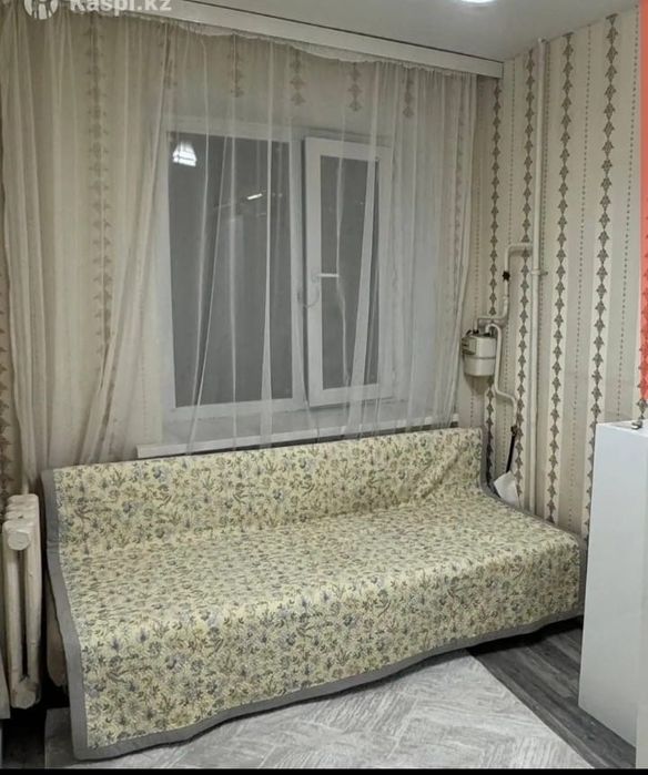 продам 3х местный диван бежевого цвета