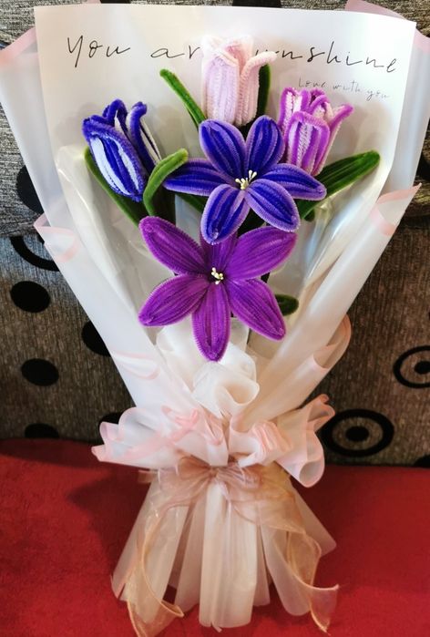 Flori din sarma plusata