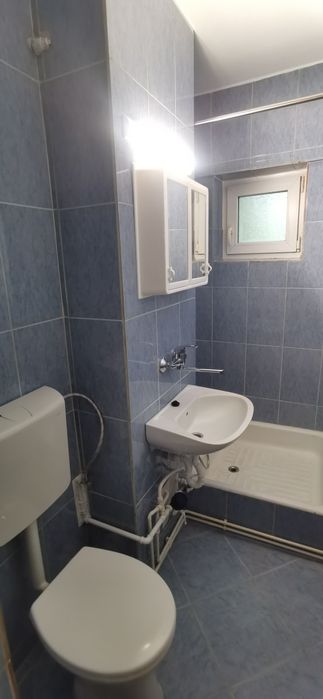De închiriat apartament cu 4 camere, pentru studenți