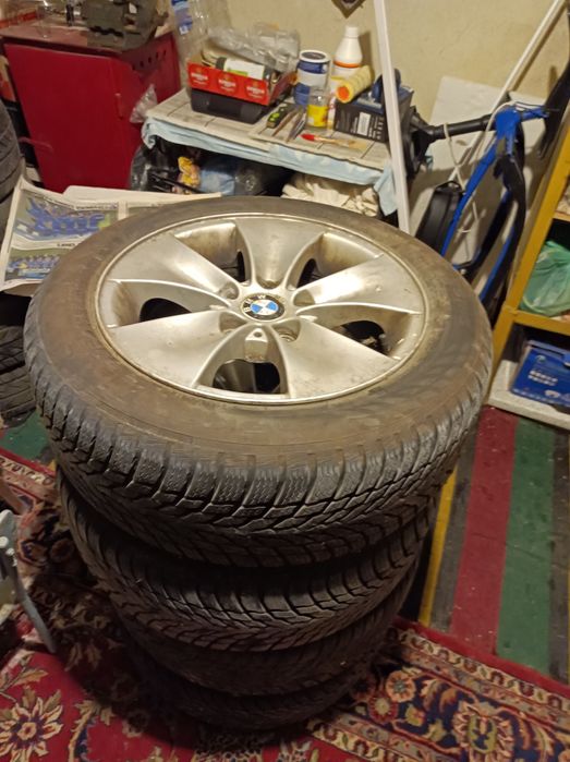 Комплект 4 броя зимни гуми Nokian 205/55/16 с лети джанти  BMW