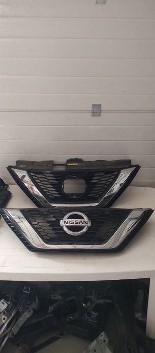 Grila bara fata , trager Nissan Qashqai J11