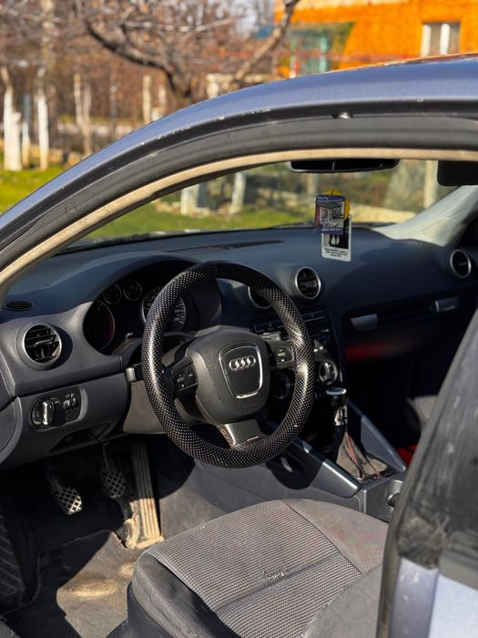 Продавам ауди а3 8р