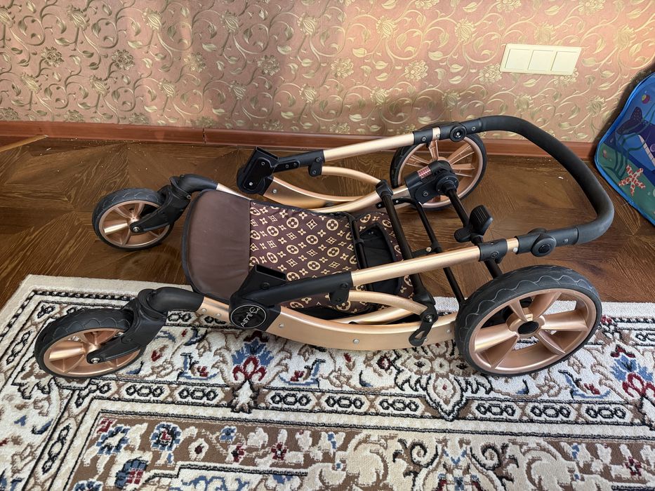 Детская коляска всесезонная