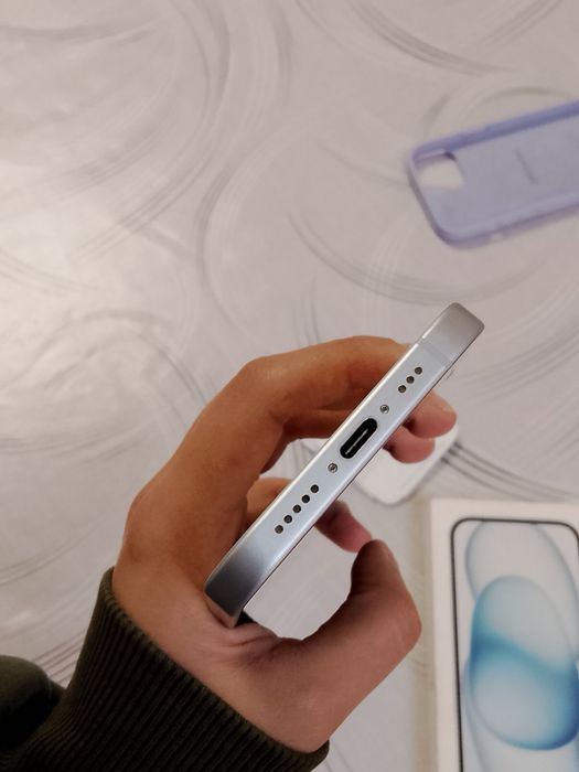 iphone 15 blue .