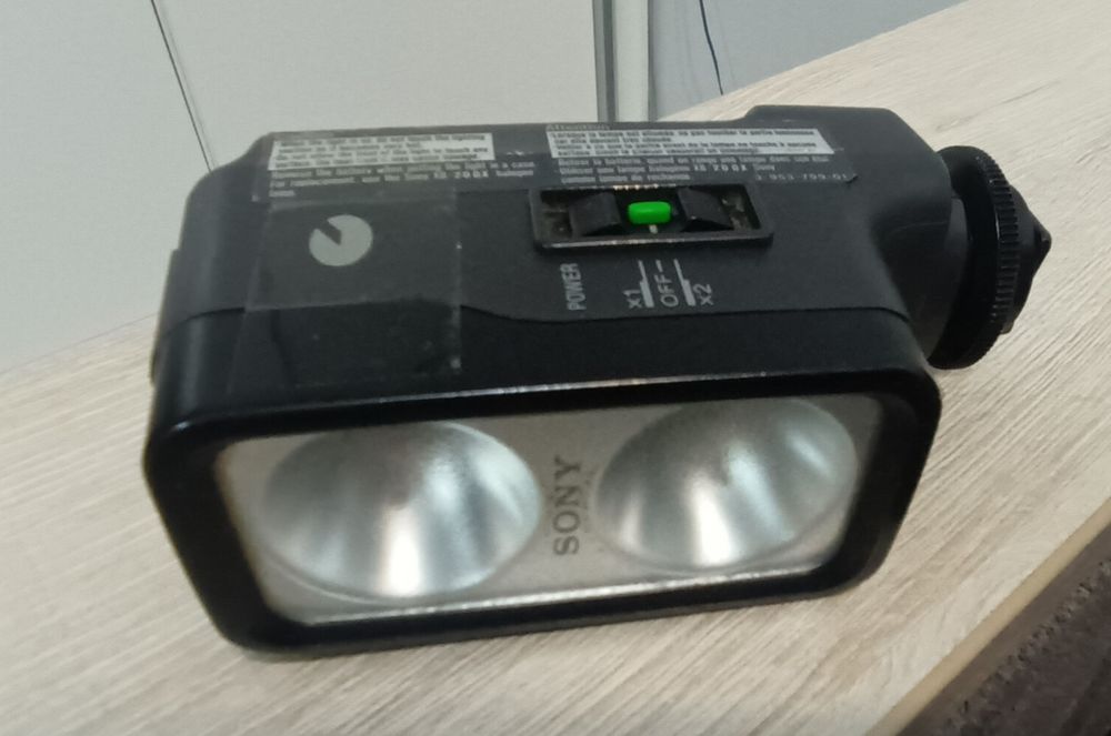 Продаю видеокамеру SONY HDV Z-1E