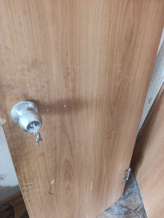 Продам межкомнатную дверь