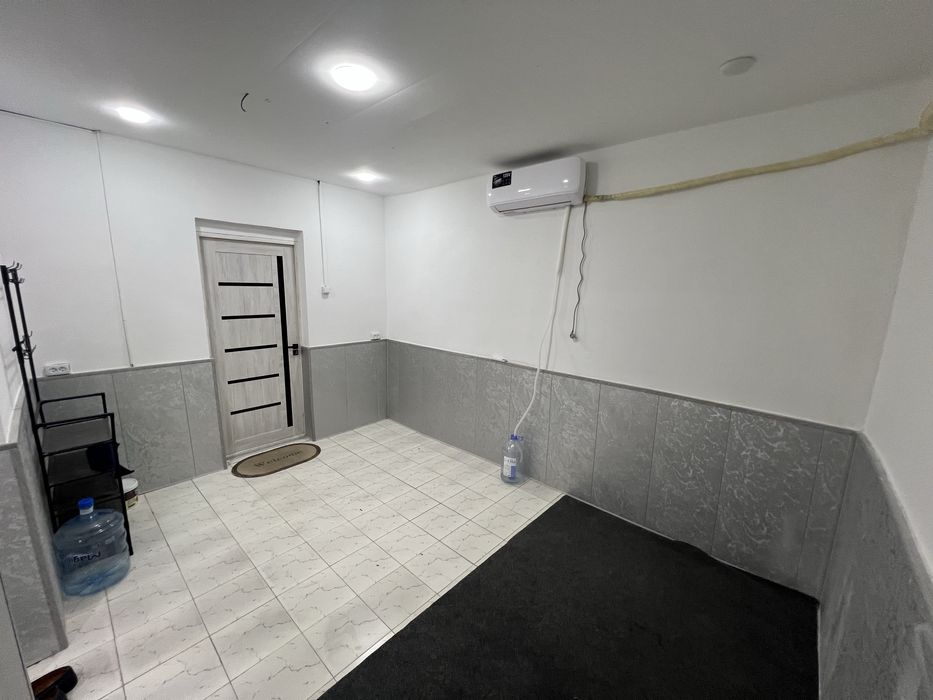 Аренда под офис АкфаМедЛайн, недалеко метро Беруний 28м2 2 комната