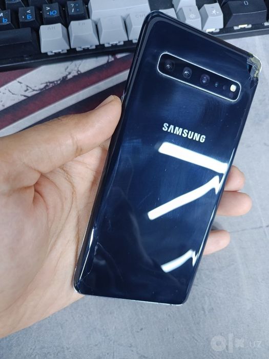 Samsung Galaxy S10 5G telefoni sotiladi