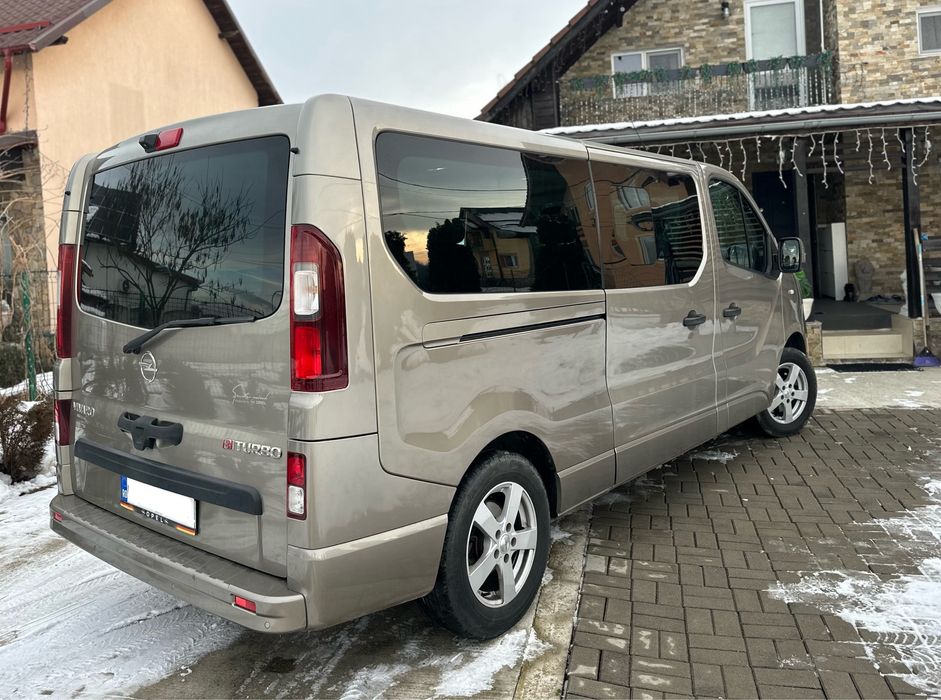 Opel vivaro 8+1 , 1,6 biturbo