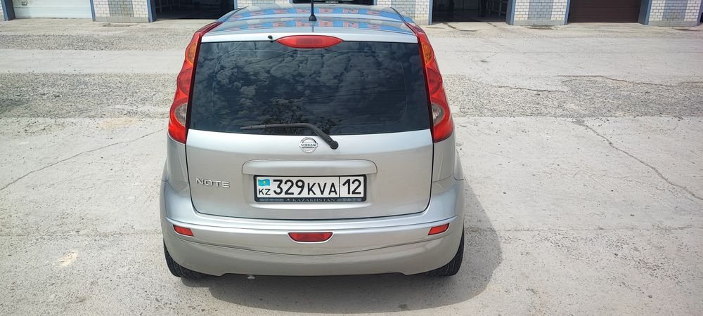 Nissan note 2008 года
