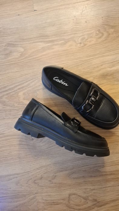 Черни кожени мокасини