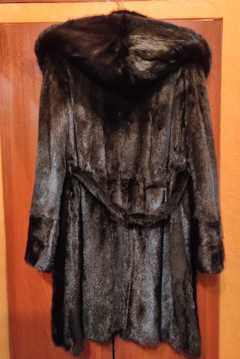 Срочно продам  шубы б/у
