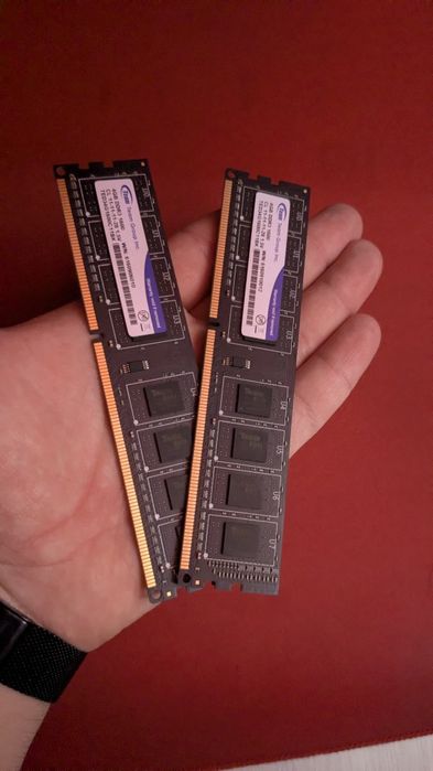 8gb ddr4 1600 ОЗУ память (2 плашки)