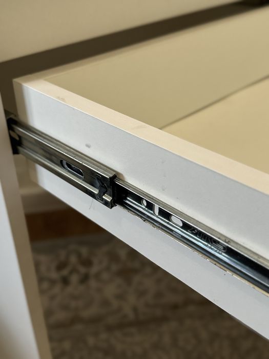 Продам туалетный столик