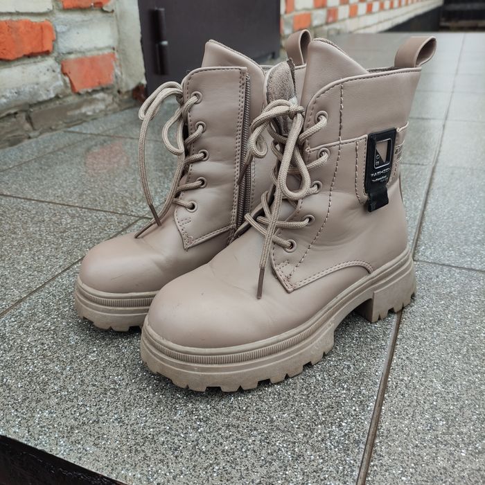 Продам детскую обувь