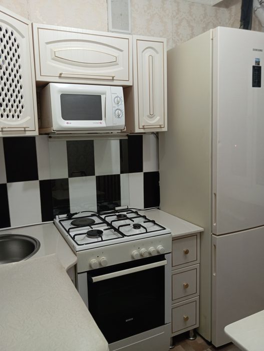 Продам квартиру 3 комнатную 31 кварта. Проспект Абая К.дом 72