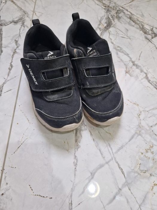 Кроссовки по 500тг