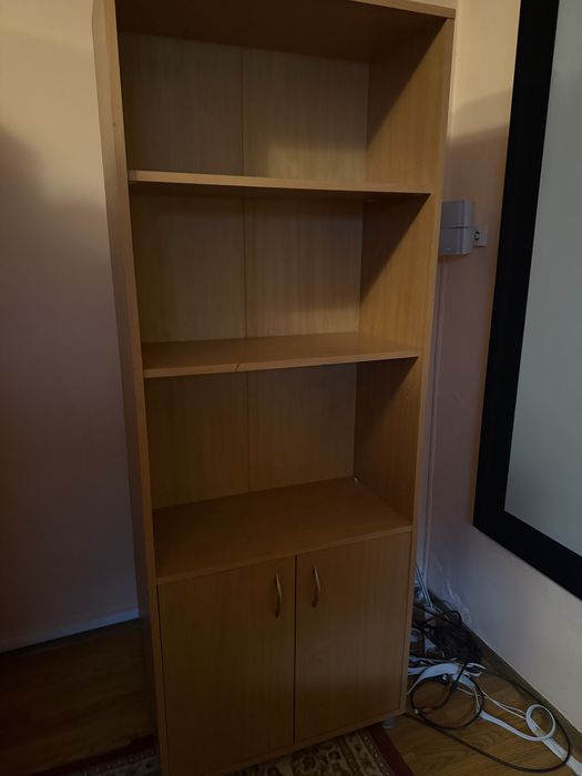 Офисная мебель , кресло стулья .