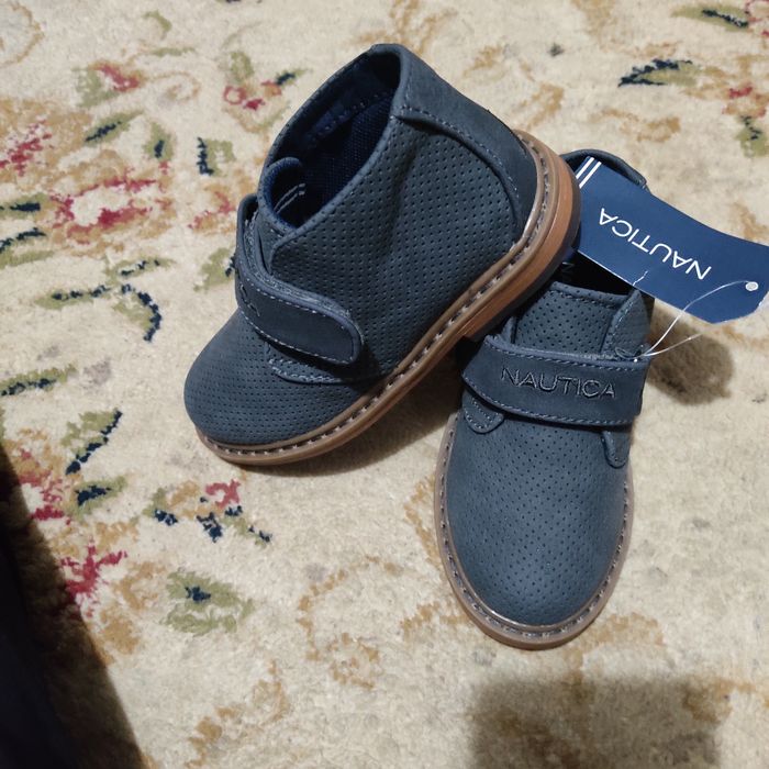 Продаются новые ботинки