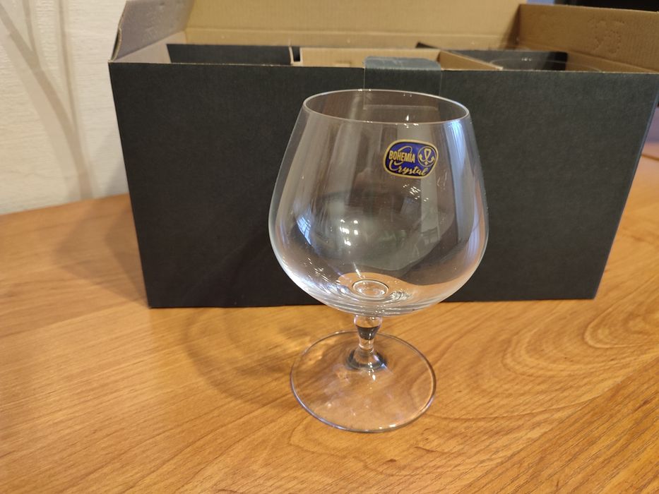 Продам бокалы для бренди.