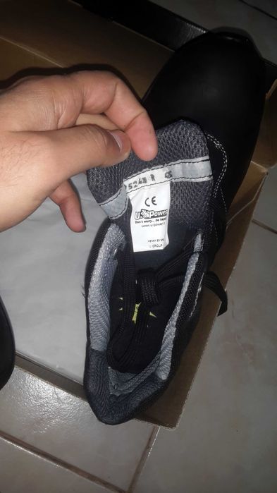 Чисто нови Обувки Upower