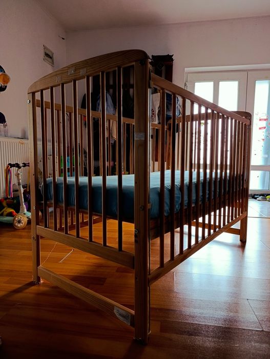 Pat pătuț bebe - copii din lemn masiv de pin, natur, laterala culisanta, 0 luni - 4 ani