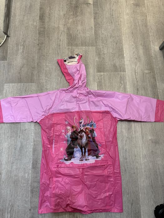 Продам резиновые сапоги и дождевик за 5000 тнг