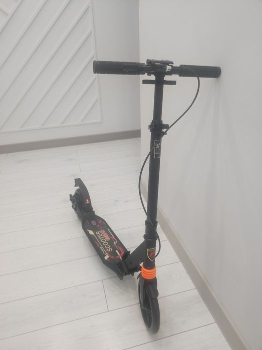 Продам самокат Urban Scooter 116D
