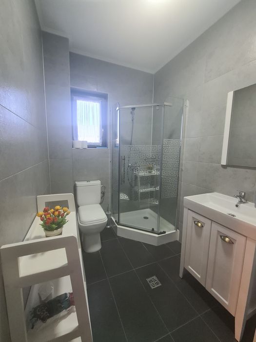 Închiriez  garsonieră