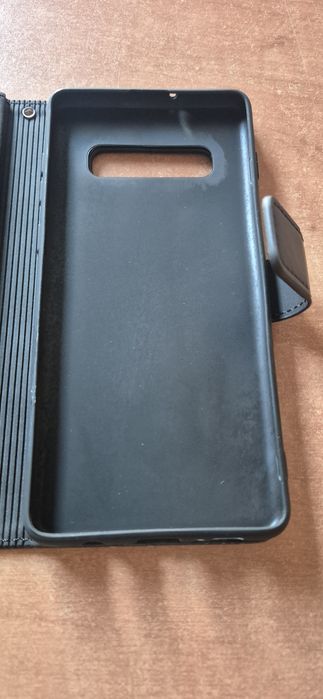 Продавам калъф, тип тефтер за Samsung S10+, 10 евро