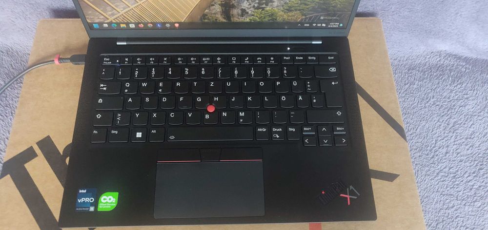 Lenovo ThinkPad X1 Carbon Gen 11, 32GB RAM, гаранция до 11.2026г.