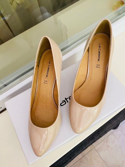 Pantofi de piele lacuita