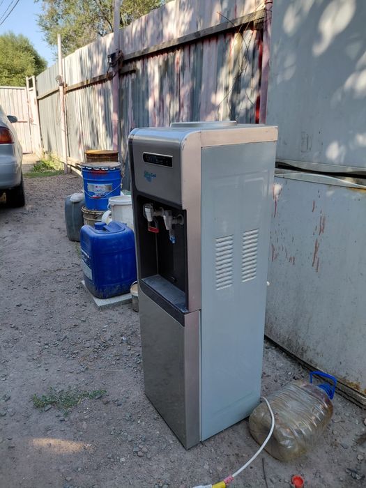 Напольный кулер для воды EcoCool 64LA