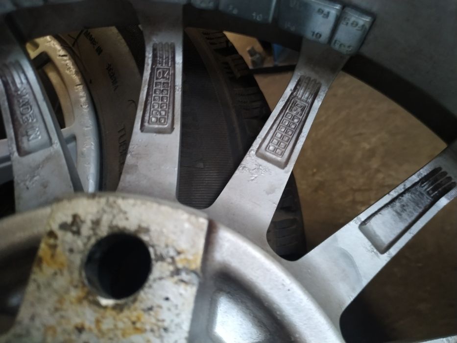 Джанти 15" 5x114,3 със зимни гуми 195,65,15