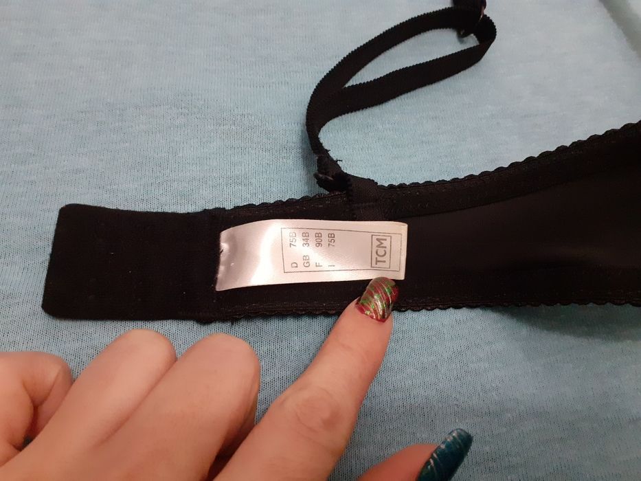 Дамско бельо- сутиени