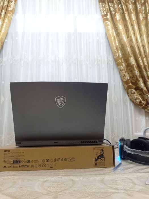 MSI GEMING NOUTBUGI CORE i5, 13 avlod , ram 8 gb , ssd 512 gb, rtx2050