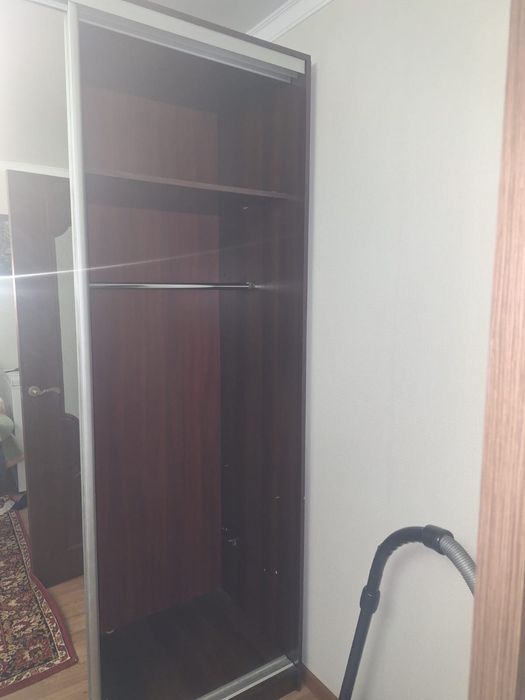 Продам шкаф двухстворчатый