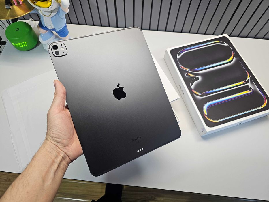 ПРОДАМ Apple iPad PRO 13"nch M4 (256GB) WiFi + 5G. Состояние НОВОЕ