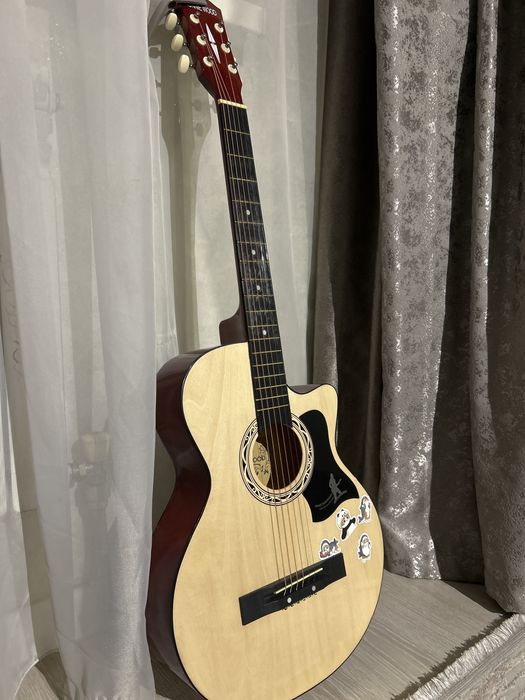 Продаю гитару новую