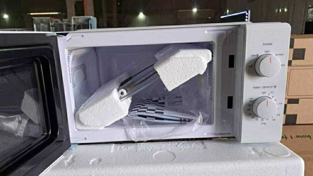 Компактна микровълнова фурна Comfee-20 литра, 700W и 5 нива на мощност