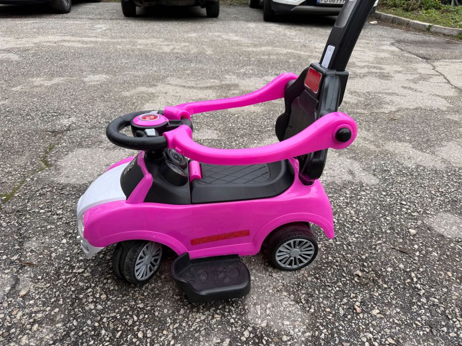 Детска количка бутаща се