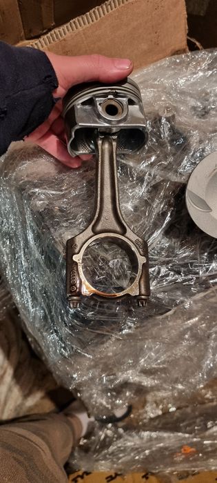 Pistoane motor 2.0 tsi 200cp