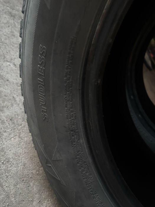 Продам 2 шины Липучка 225/65 R17