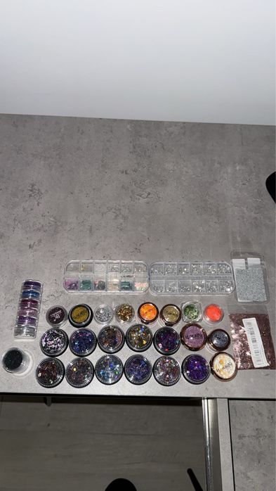 Necesar si accesorii unghii