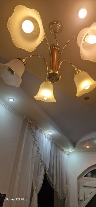 Luste cu becuri economice