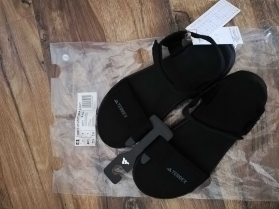 Нови сандали Adidas