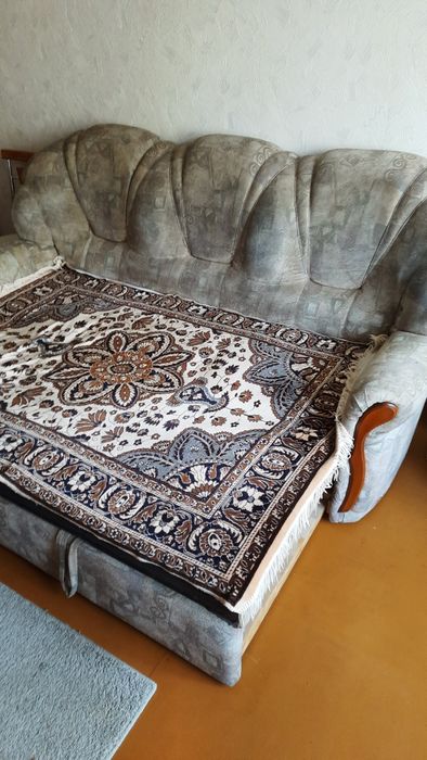 Продам крепкий мягкий уголок